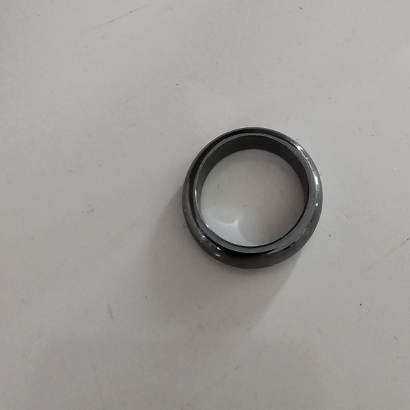 Hematite Band Ring New Condition - Picture 2 of 2